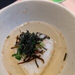 Iroha - おにぎりに塩昆布、お出汁で頂くお茶漬け風！これまた美味しい！！