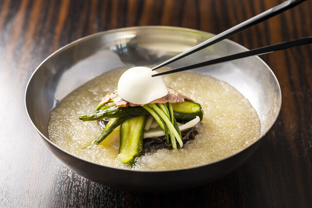 640x640_rect_d989728f65243c384