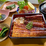 うなぎ和食処 松の家 - 料理写真:【ミニ鰻重定食】可愛らしいうなぎ重箱と肝吸、サラダ、小鉢、お新香、デザートまでついた女性向けの商品です。