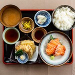 Toro salmon and mini Tempura set meal