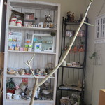 cafe 風車の丘 - 店内のインテリアはとても素敵です。