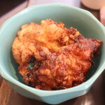 Waseda Monsutazu Kicchin - サービスの唐揚げ