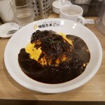 神田たまごけん - たっぷり牛すじシチューオムライスチーズ入り1190円