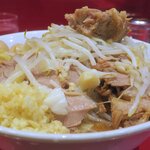 ラーメン二郎 - ラーメン半分＋ニンニク多め＋ショウガ半分