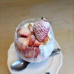 菓子屋 chill - あまつおとめ苺のムース