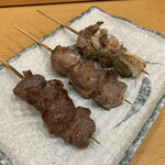 井戸端 - 串焼き@95円（カシラ、タン、ナンコツ）