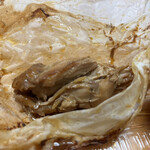 さいとう食堂 - 【シンガポールペーパーチキン】②甘辛の味付けされたチキンうまし！生姜が効いてます！別容器のチリソース？で味変も！