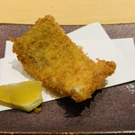 鮨 由う - ・小柴産太刀魚のフライ