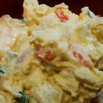 菊乃家本店 - 鶏肉の入ったポテトサラダ