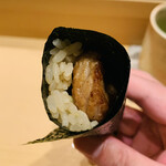 鮨 由う - ・鮪カマトロの手巻き