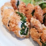 Suteki Ando Tonkatsu Hirai - 豚を大葉で巻いてります