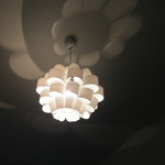 箱根 花紋 - 六花のマークに似た照明