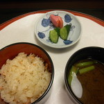 箱根 花紋 - 食事