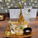 味噌と鮮魚と純米酒 穂 - こだわり鯵のレアフライと生レモンサワー