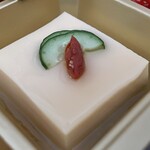 h Umazake Umaaji Yoridokoro Shinsui - 『彩り弁当』の「練物 特製玉子豆腐」