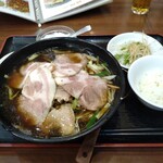 餃子酒場 新記 - チャーシュー麺定食