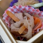 Umazake Umaaji Yoridokoro Shinsui - 『彩り弁当』の「前菜 切り干し大根」
