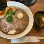 貝と地鶏だしのらぁ麺 ちょろ - 