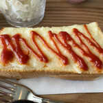 F - 選べるトーストはポテサラトースト！