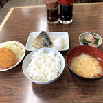 Kashiwaya Shokudou - 焼き鯖､コロッケ､ほうれん草おひたし