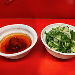 ラーメン二郎  - 辛味ダレ50＋九条ネギ70