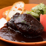 鉄板焼とワイン F.L.a.T - 自家製タンシチュー