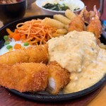 キッチン欧味 - ジャンボエビフライ定食 2400円
            サラダ付き