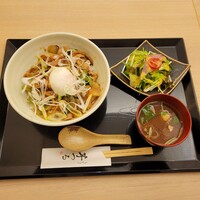 しゃぶしゃぶ芋つる 新橋店 別館 - 霧島黒豚の生姜焼き丼〈温玉のせ〉