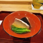 勢麟 - いとよりと椎茸の汁物、かつお節や昆布の出汁を使わずいとよりと椎茸の旨味だけ