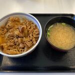 Yoshinoya - 牛丼小盛＋味噌汁（404円＋74円）
