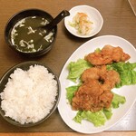 Nannan Tokutokuya - 若鶏のジャンボ唐揚げ定食