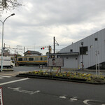 英福 - 矢川駅。「あさひなぐ」の看板が。