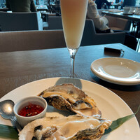 COLONIAL BEACH 横浜ハンマーヘッド - 生牡蠣