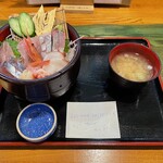 魚料り かさはら - 海鮮丼