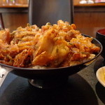 とんかつ割烹こしば - たっぷりのかき揚げ