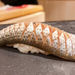 鮨うめざわ - コハダ、柚子風味