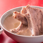白胡椒炖煮肉骨茶猪排骨肉