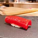 鮨うめざわ - 赤身の漬け