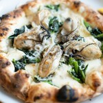 Pizzeria Pino Isola VESTA - 牡蠣のピッツア