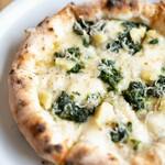 Pizzeria Pino Isola VESTA - 料理写真:海苔としらすのピッツア