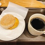 STARBUCKS COFFEE - 粗挽きソーセージ＆スクランブルエッグ