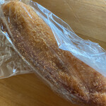 ケーワン - ソーセージ
      中は魚肉ソーセージでカレー風味です