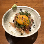 麺酒一照庵 - 種鶏タタキ漬け飯。タタキがコリコリで美味しいです。