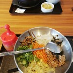 カルビ丼とスン豆腐専門店 韓丼 - カルビビビンバ
