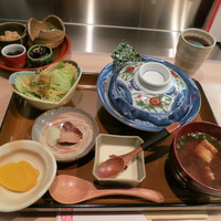 北新地 君しま - つくねの入ったこだわり親子丼御膳　1,000円
                    