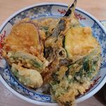 Tempura Sumitomo - 野菜の天丼のアップ