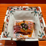 ななにん - 対馬 めじまぐろ漬け、卵黄と自家製海苔