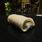 イチリン ハナレ - ⑦ 黒酢の回鍋肉クレープ生地包み