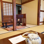 元祖 本吉屋 - まずはお茶を。