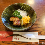 元祖 本吉屋 - 定食の白焼きの酢の物。